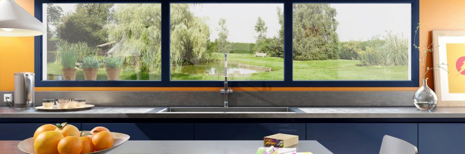 La fenêtre PVC gris anthracite, star de la rénovation ! - ChoisirMaFenetre.fr UFME