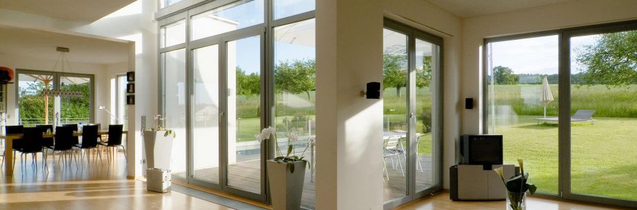 Tout savoir sur les portes-fenêtres PVC ! - ChoisirMaFenetre.fr UFME